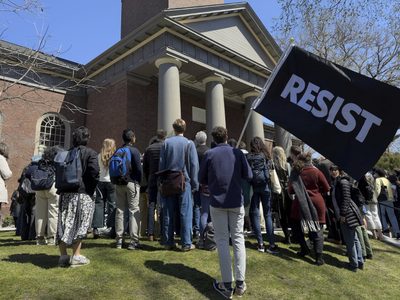 Harvard demanda al Gobierno de Trump tras los recortes de financiación federal