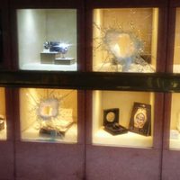 Asaltan joyería en Plaza San Ángel Inn; se llevan siete Rolex