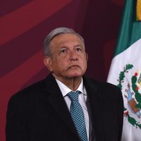 AMLO se burla de imparcialidad en medios de comunicación: "un tonto que se los crea"