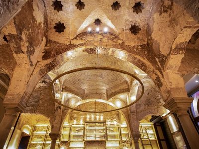 Sorpresa arqueológica: en un bar sevillano, hallan intacto un baño árabe del siglo XII