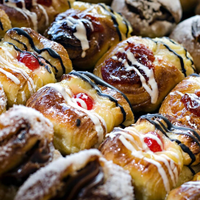 Ricas, fáciles y rendidoras: la receta de facturas de manteca perfecta para acompañar los mates de la tarde