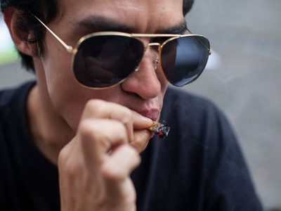 Estos son los principales motivos de los jóvenes para consumir mariguana, según estudio