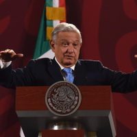 AMLO minimiza acarreo e "inducción" del voto en elección de Morena: "pero en muy pocas casillas"