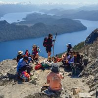Franceses hicieron montañismo en Villa La Angostura y Villa Traful para impulsar el senderismo