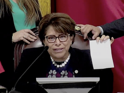 Diputado de CDMX vota en secreto y deja en la urna este mensaje grosero (Video)