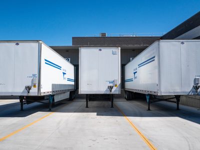 Las autoridades de México rescataron a más de 300 inmigrantes hacinados en un tráiler