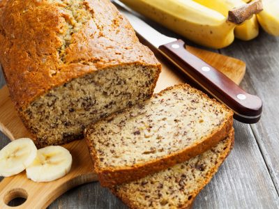 Budín de banana y chocolate sin gluten, lactosa ni azúcar: una opción saludable a la hora del mate