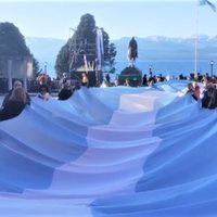 Comunidad Angostura se sumó a banderazo en defensa de estatua de Roca y “los valores republicanos”