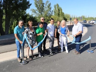 Inauguraron un tramo del Paseo Costero de la capital que une al río Neuquén con el Limay