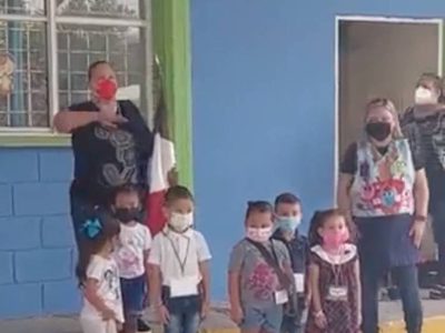 "Saludar, ¡ya!", fue la orden a los niños de la escolta... y su respuesta se volvió viral (Video)