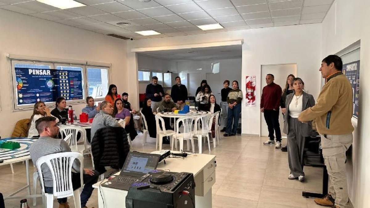 Primera jornada de capacitación a concejales de la región Vaca Muerta en Añelo. Fuente: (Prensa Daniela Rucci)