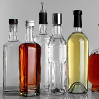 No tires las botellas de licor: mirá cómo transformarlas para darle el toque más vintage a tu living