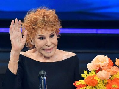 Murió Ornella Vanoni, la legendaria cantante italiana, a los 91 años