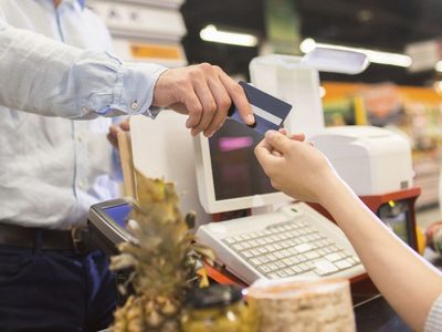 Las paritarias de empleados de comercio cerraron con un aumento de más del 40%