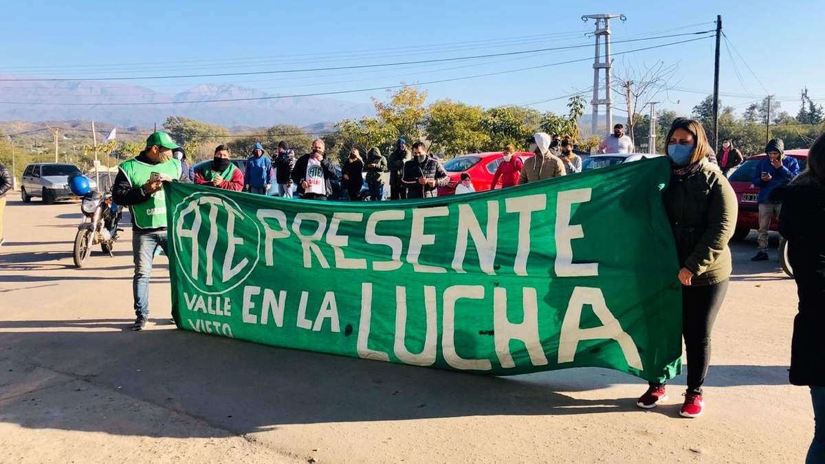Los manifestantes de la ATE reclaman que no se pagó un bono del 20%. Fuente: (Twitter)