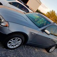 El SAT decomisa 137 vehículos "chocolate" de lujo en Reynosa