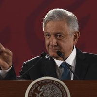 Libros de texto se imprimen a menor precio, con mayor calidad y se entregarán a tiempo: AMLO
