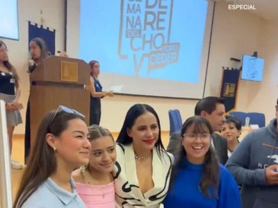 Sandra Cuevas reaparece en conferencia en la FES Aragón (Videos)