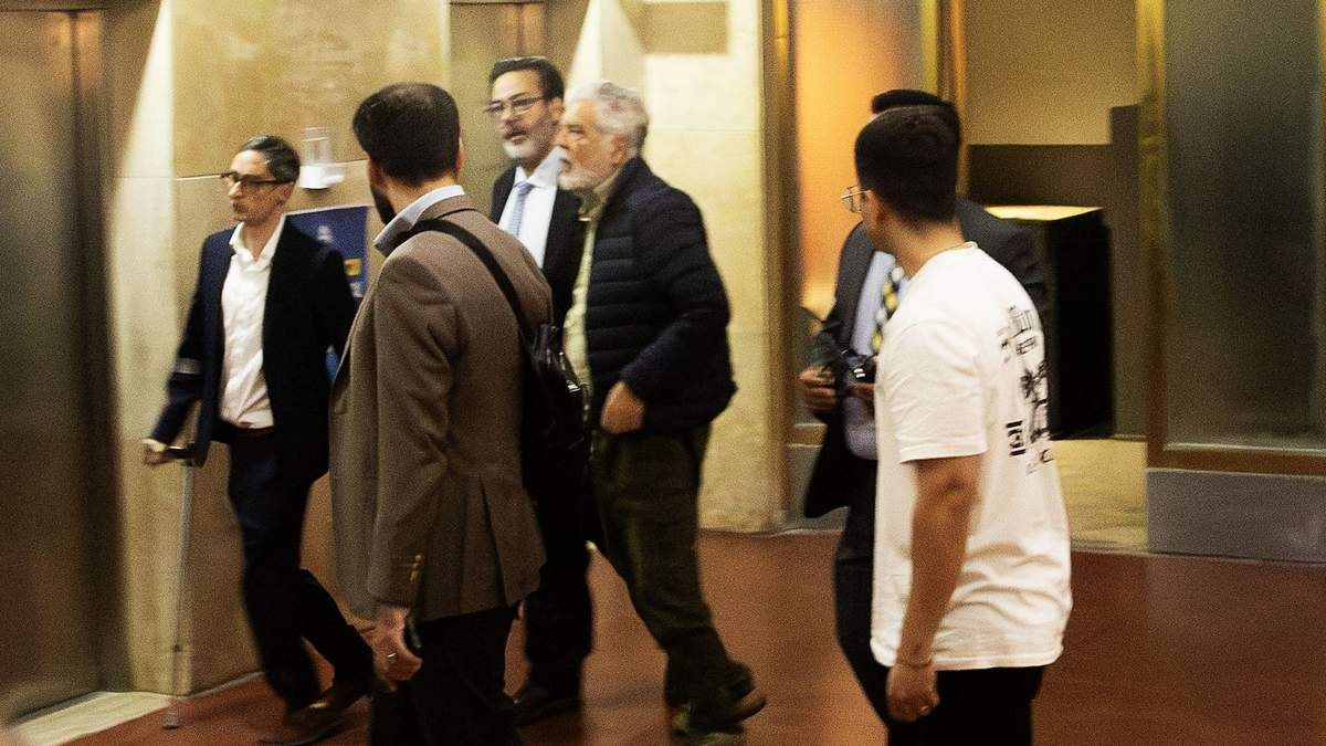 El ex ministro de Planificación Federal del kirchnerismo Julio De Vido se presentó en Comodoro Py para cumplir la pena a cuatro años de prisión por la Tragedia de Once.