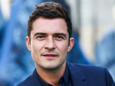 ¡Un desastre para toda vida! Orlando Bloom se hace un emotivo tatuaje del que se puede arrepentir