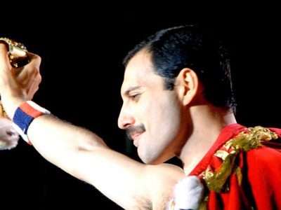 Este es el imitador de Freddie Mercury que se volvió viral por su sorpresiva aparición