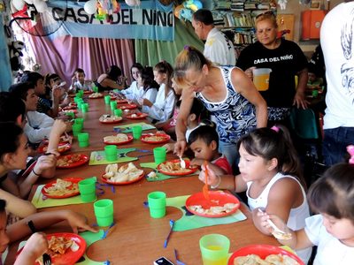 Mientras el Gobierno se niega a entregar alimentos, cerraron 13 comedores comunitarios
