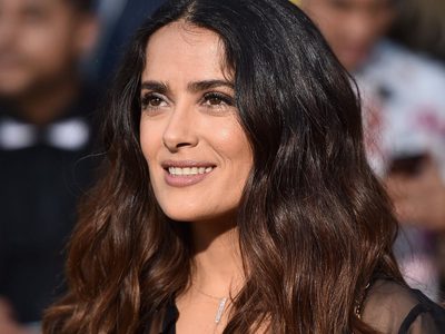 ¡No se quedó callada! Critican a Salma Hayek de usar este producto para el rostro y esta respondió a