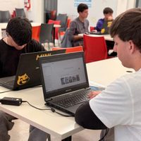 Operador en IA: más de 20.000 estudiantes ya se sumaron al programa
