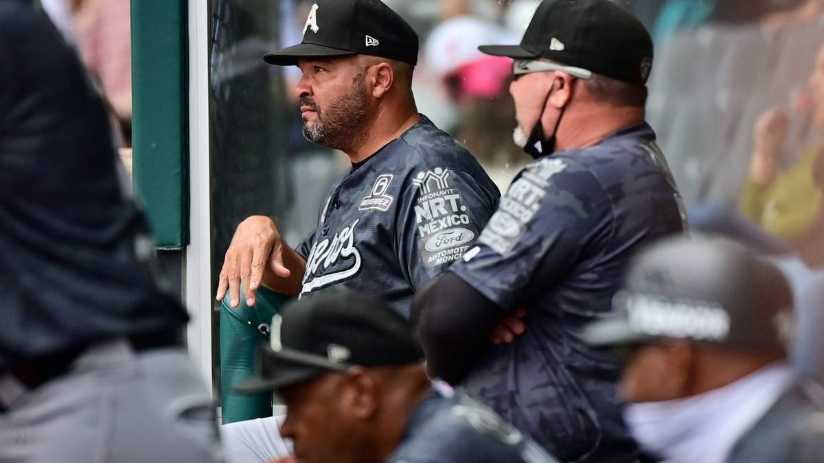 El club informó que se contagiaron jugadores, coaches y parte del personal del staff