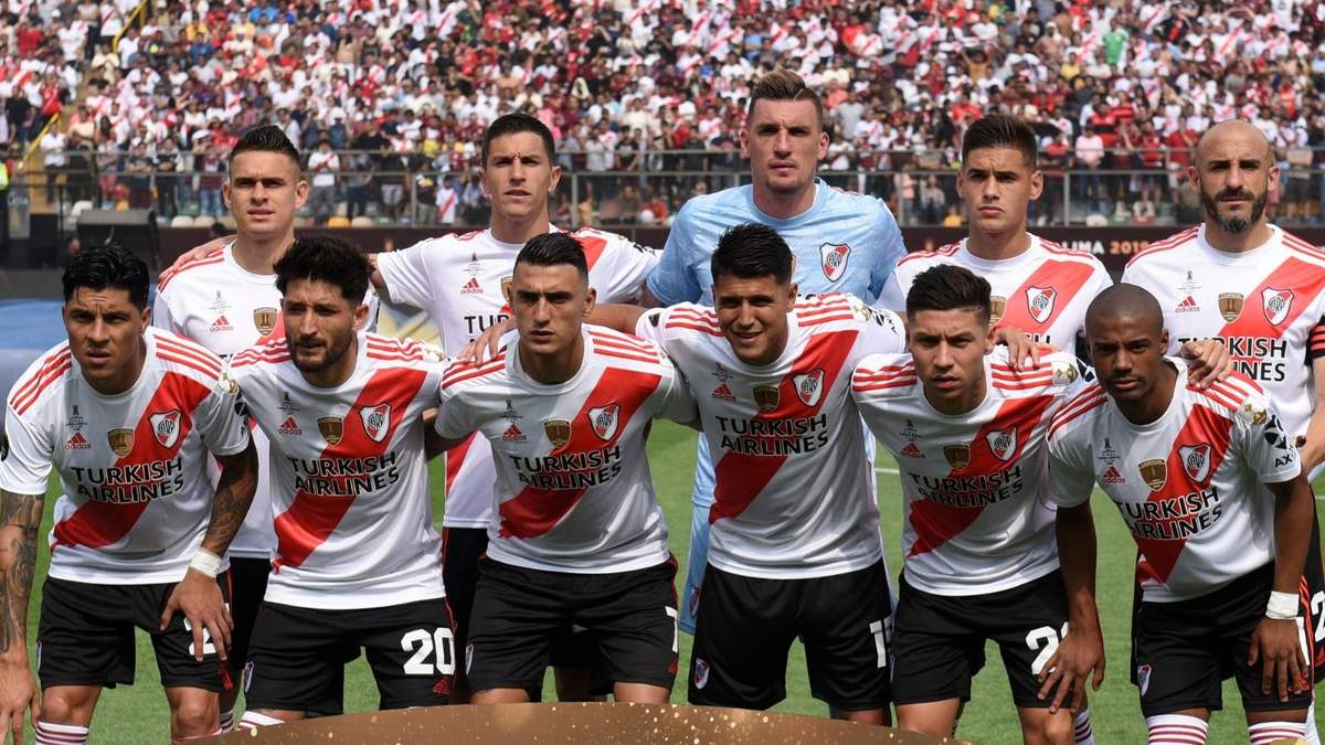 Martínez Quarta, entre Armani y Pinola. Fuente (Instagram)
