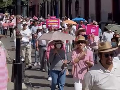 Oaxaca se sumó a la marcha contra la reforma electoral de AMLO