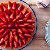 Aprovechá las frutillas de estación y hacete esta torta bomba sin horno, que es un 10 para la hora del postre