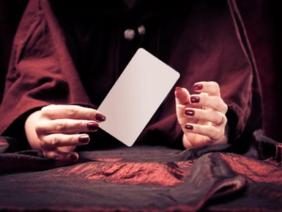 Prisión preventiva para la vidente brasileña y su pareja que detuvieron en un shopping de Neuquén