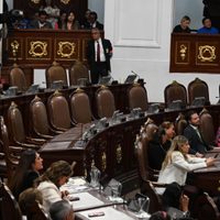 PAN arremete contra Brugada en su informe y abandona la sesión