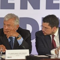 El Infonavit debe evitar la corrupción; critica casas "huevito": AMLO