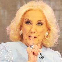 "No avive giles porque me van a limpiar": un famoso le reclamó silencio a Mirtha Legrand