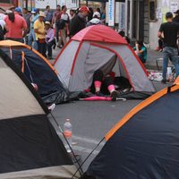 PF reubica plantón de la CNTE; maestros reiteran que no se irán sin dialogar