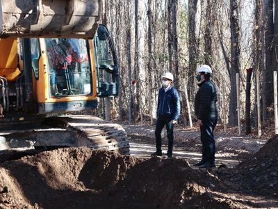 Gutiérrez y Gaido recorrieron la obra del colector del Oeste II