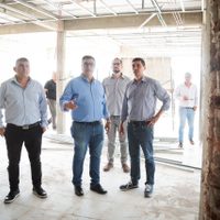 Koopmann recorrió la obra en el Hospital Cutral Co- Plaza Huincul y entregó un ecógrafo portátil