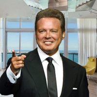 Desde el piso 46, Luis Miguel disfruta de la mejor vista de Miami en su lujoso departamento