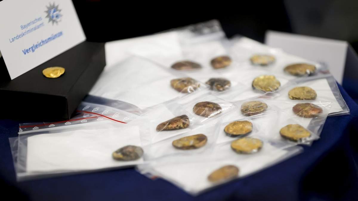 . Las monedas, de alrededor del 100 a.C., fueron descubiertas en una excavación arqueológica en 1999