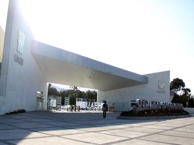Estudiantes acusan a la UAEH de presunto fraude en becas de posgrado