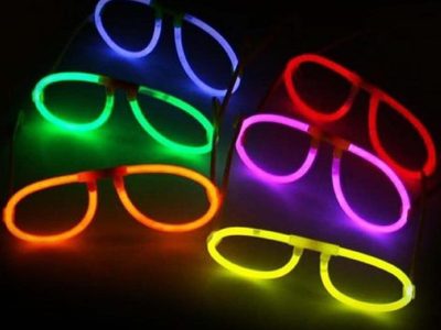 Sin gastar fortuna en un cotillón: mirá cómo crear lentes de utilería para fiestas con solo cucharitas plásticas