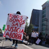 Por segundo día consecutivo, empleados del SAT exigen con bloqueos mejoras salariales