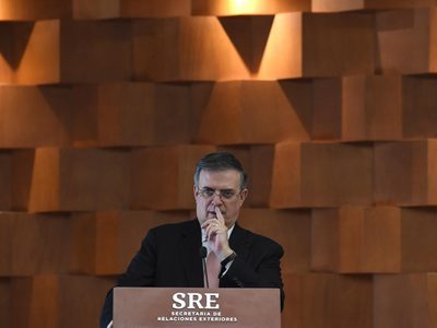 El “charolazo” y la respuesta de Ebrard sobre un supuesto boicot a López Obrador en 2012