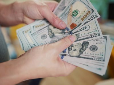 Eliminan límite al cobro en dólares para freelancers que prestan servicios al exterior