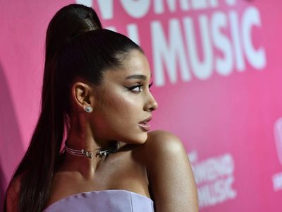 ¡OMG! “Ariana Grande no es real, ¡es un holograma!”: la frase que abrió la polémica en redes