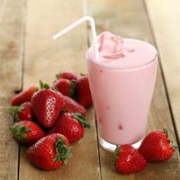 La receta de leche de frutilla coreana, una bebida refrescante para el verano que es muy fácil de hacer