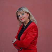 El traje de Teté Coustarot con el color que es perfecto para eventos elegantes y que marca tendencia