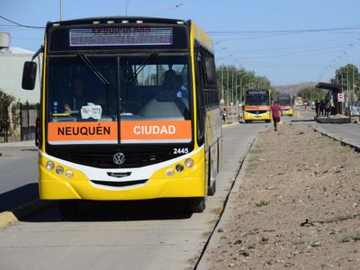 Un concejal propuso estatizar la empresa de colectivos Autobuses Neuquén